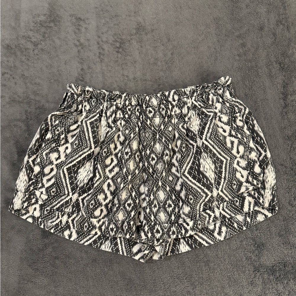American Eagle Black and White Patterned Shorts